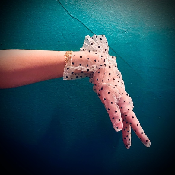 New! Sheer Polka Dot Ruffle Gloves - Picture 5 of 12